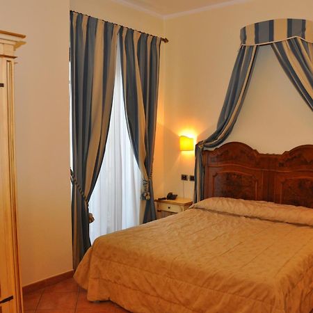 Hotel Urbano V Montefiascone Exterior photo