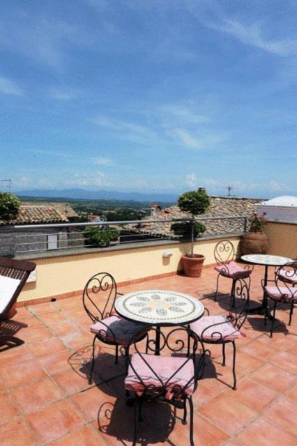Hotel Urbano V Montefiascone Exterior photo