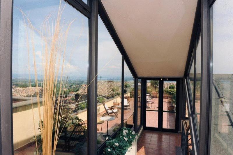 Hotel Urbano V Montefiascone Exterior photo