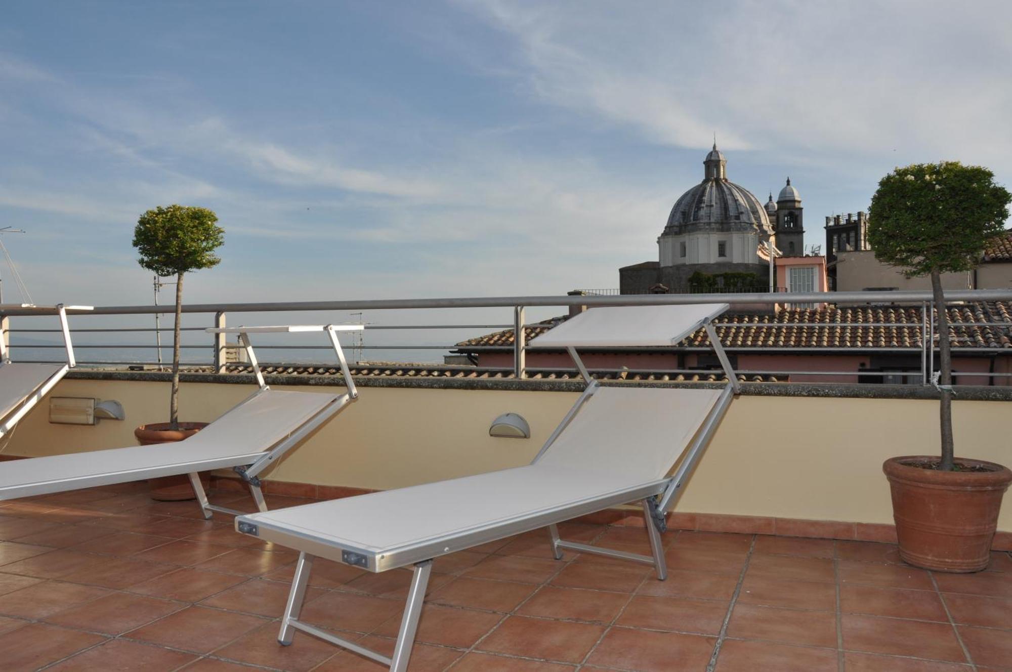 Hotel Urbano V Montefiascone Exterior photo