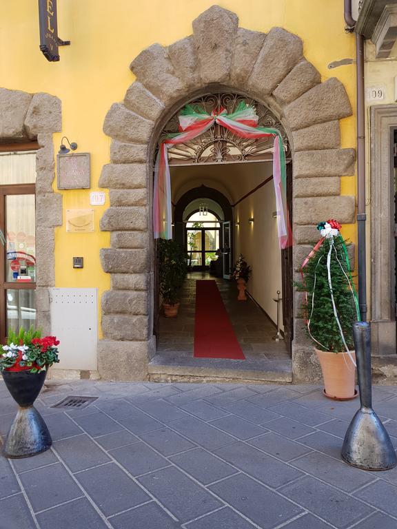 Hotel Urbano V Montefiascone Exterior photo